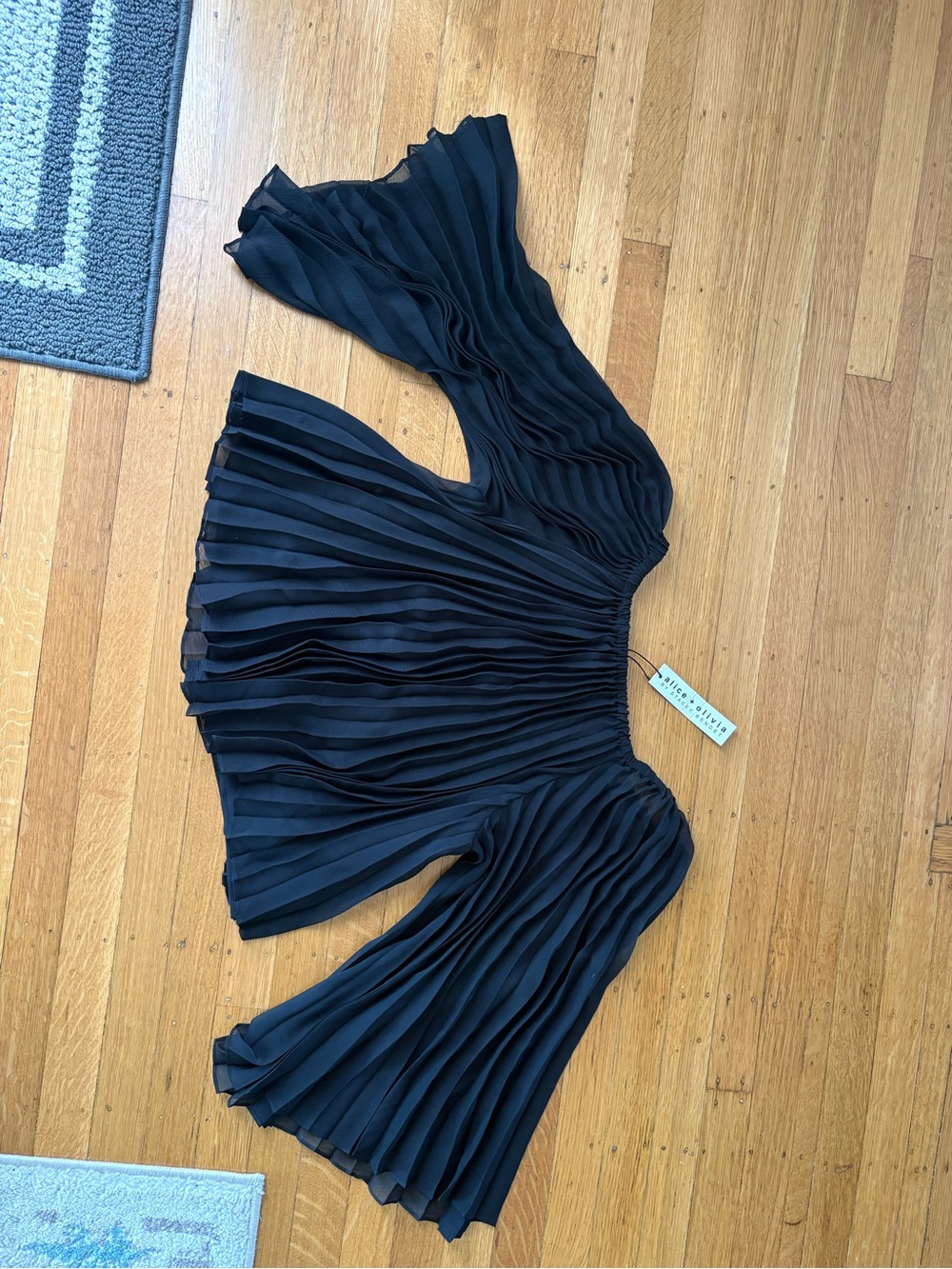 Alice + Olivia Black Off-Shoulder Pleated Blouse - Picture 3 of 3